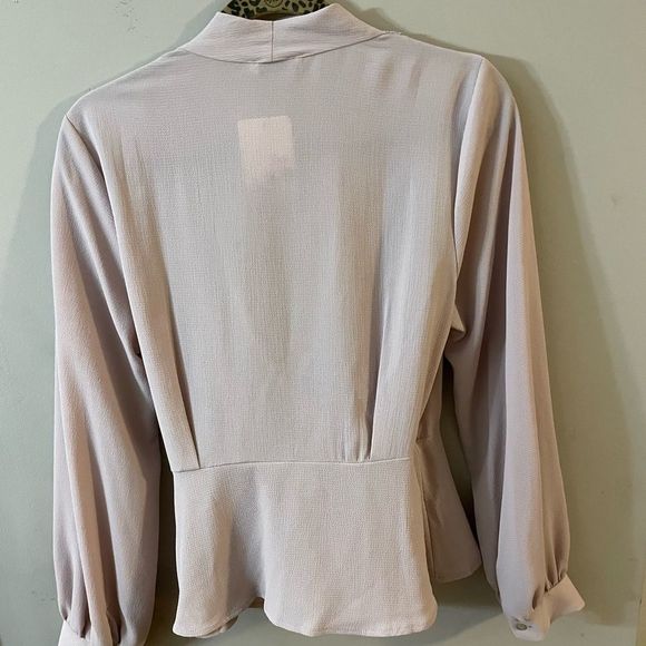 NWT Dainty Hooligan Smooth Talker Blush Wrap Blouse LARGE - Picture 4 of 11